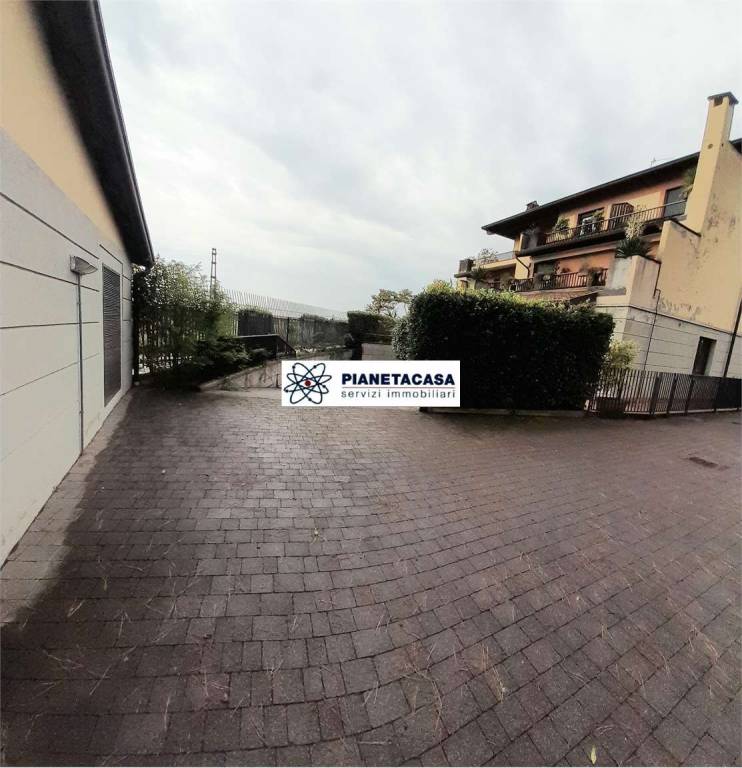 casa indipendente in vendita a Bergamo in zona Redona