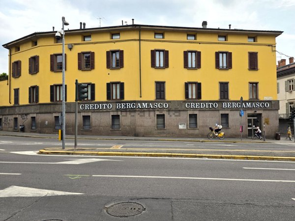 ufficio in vendita a Bergamo in zona Borgo Pignolo