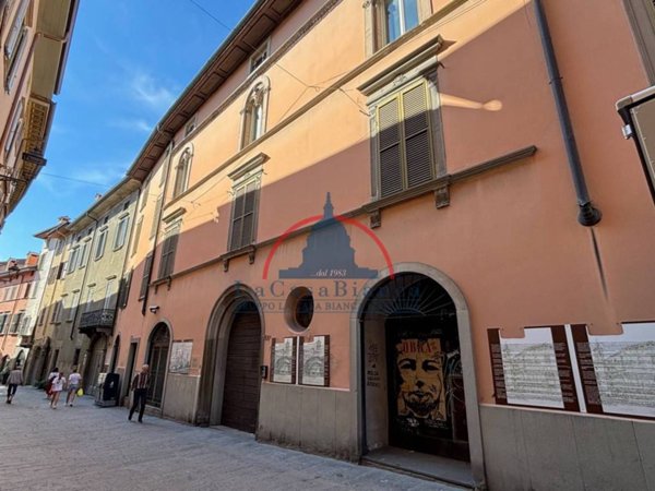 appartamento in vendita a Bergamo in zona Borgo Pignolo