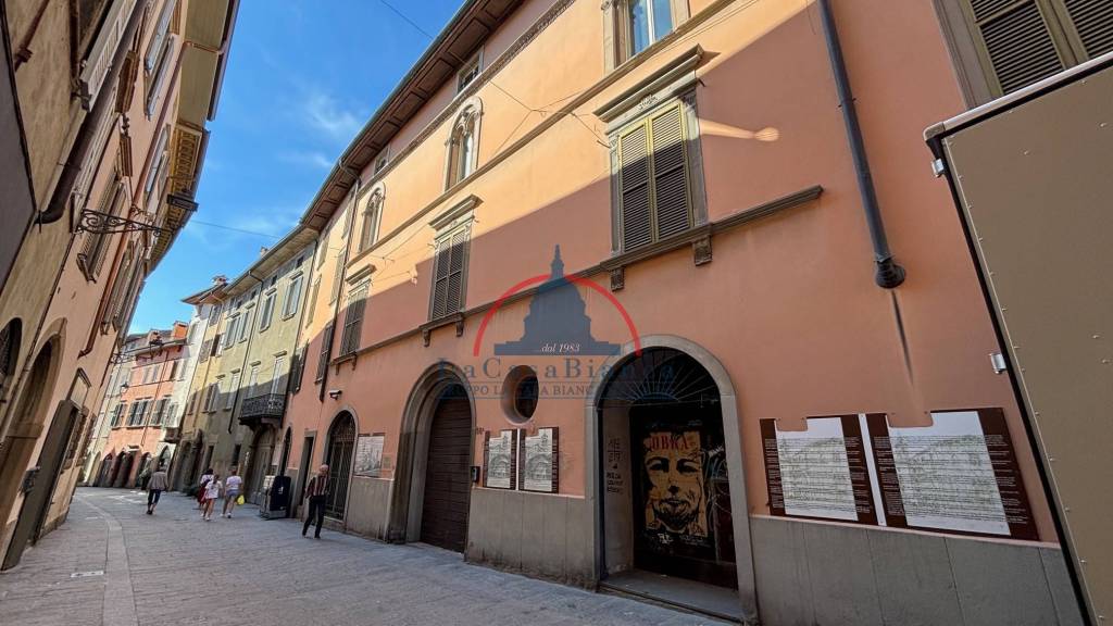 appartamento in vendita a Bergamo in zona Borgo Pignolo