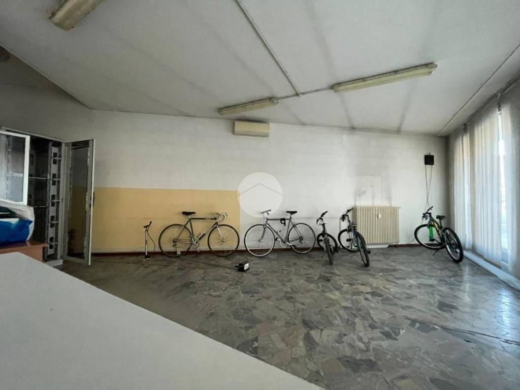 negozio in vendita a Bergamo in zona Bergamo Centro