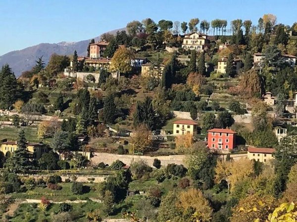 casa indipendente in vendita a Bergamo in zona Borgo Palazzo