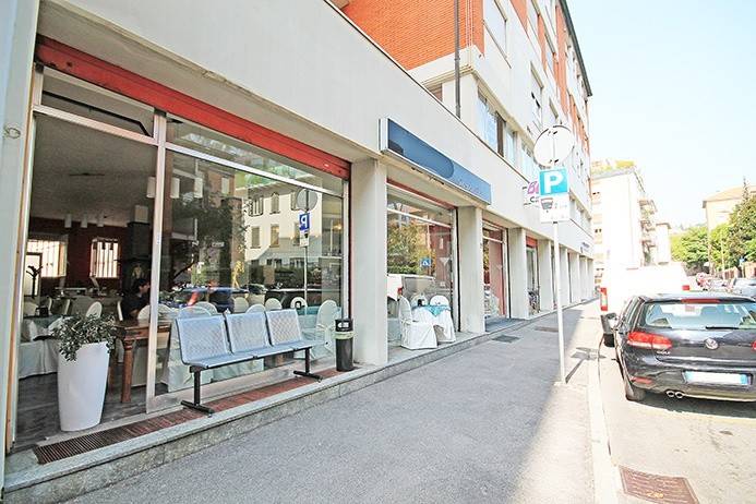 negozio in vendita a Bergamo in zona Borgo Palazzo