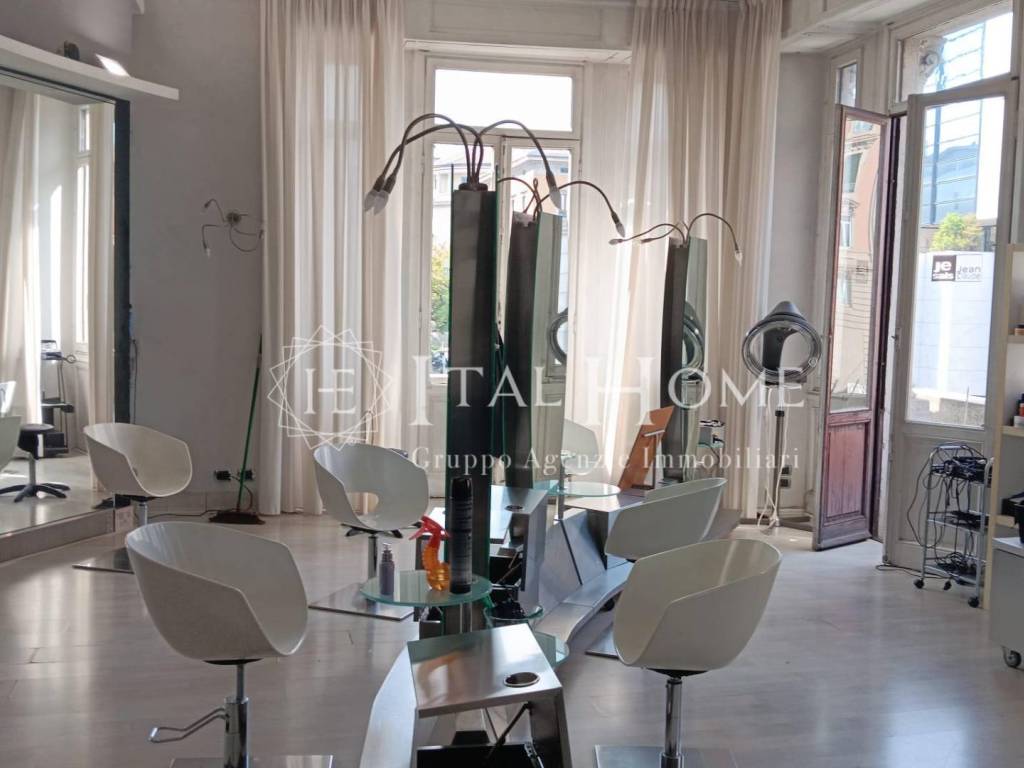 negozio in vendita a Bergamo in zona Bergamo Centro