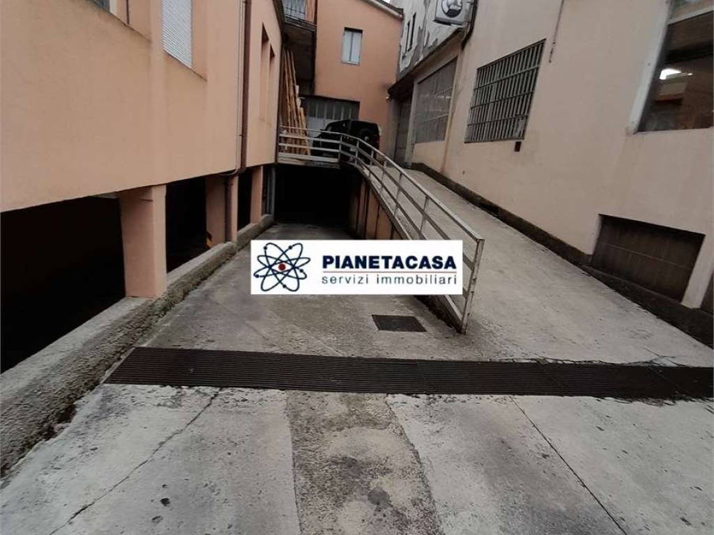 locale di sgombero in vendita a Bergamo in zona Borgo Palazzo