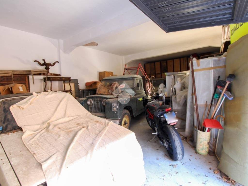 locale commerciale in vendita a Bergamo in zona Redona