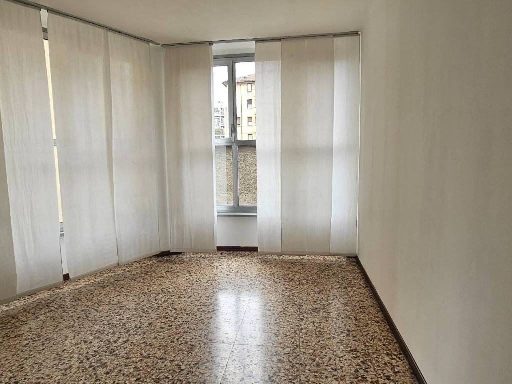 ufficio in vendita a Bergamo in zona Borgo Palazzo