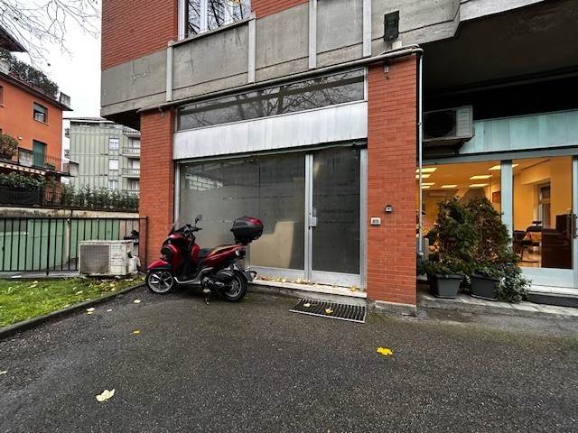ufficio in vendita a Bergamo in zona Conca Fiorita