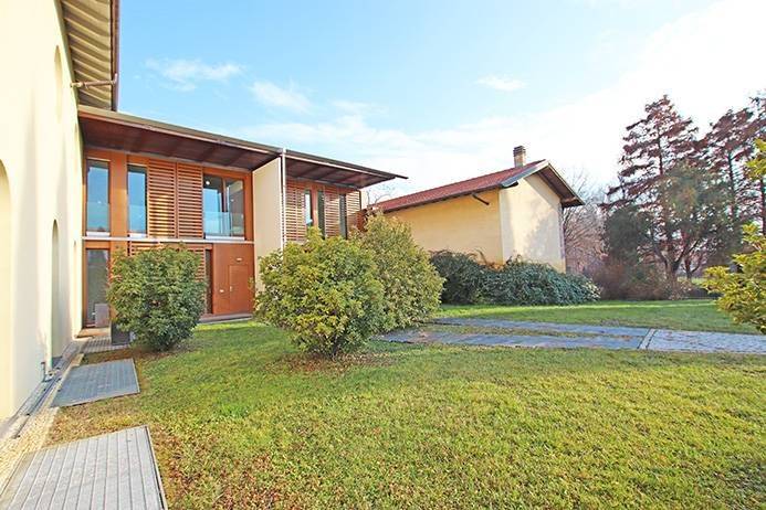 casa indipendente in vendita a Bergamo in zona Redona