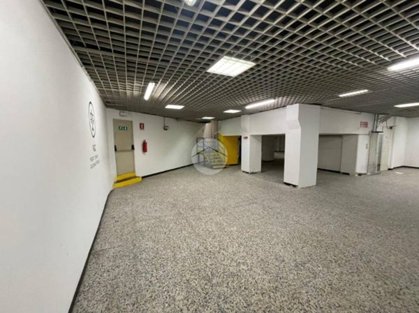 locale commerciale in vendita a Bergamo in zona Bergamo Centro