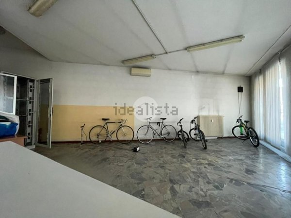 locale commerciale in vendita a Bergamo in zona Bergamo Centro
