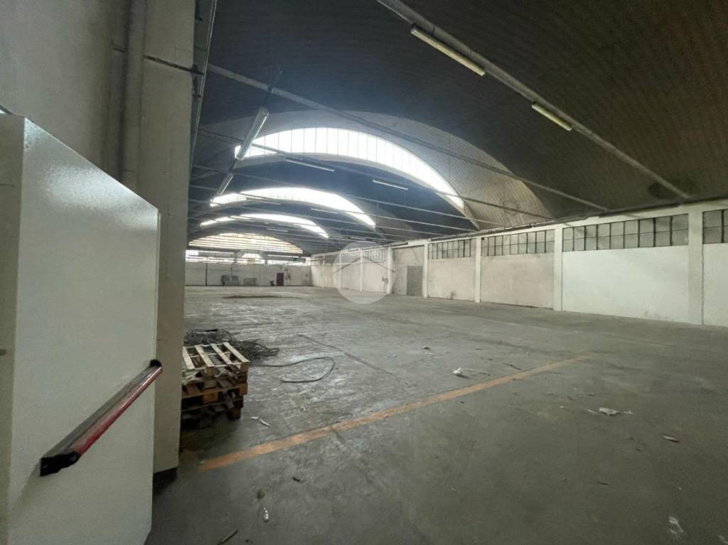 capannone in vendita a Bergamo in zona Campagnola