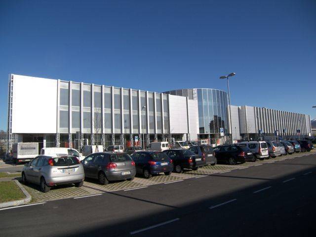 negozio in vendita a Bergamo in zona Canovine