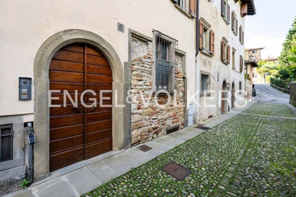 appartamento in vendita a Bergamo in zona Città Alta