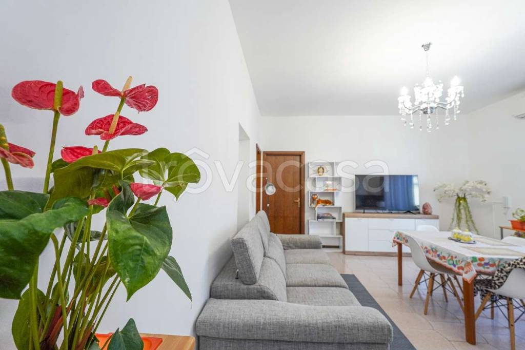 appartamento in vendita a Bergamo in zona Colognola