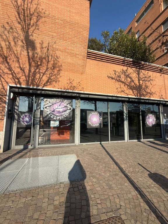 negozio in vendita a Bergamo in zona Redona