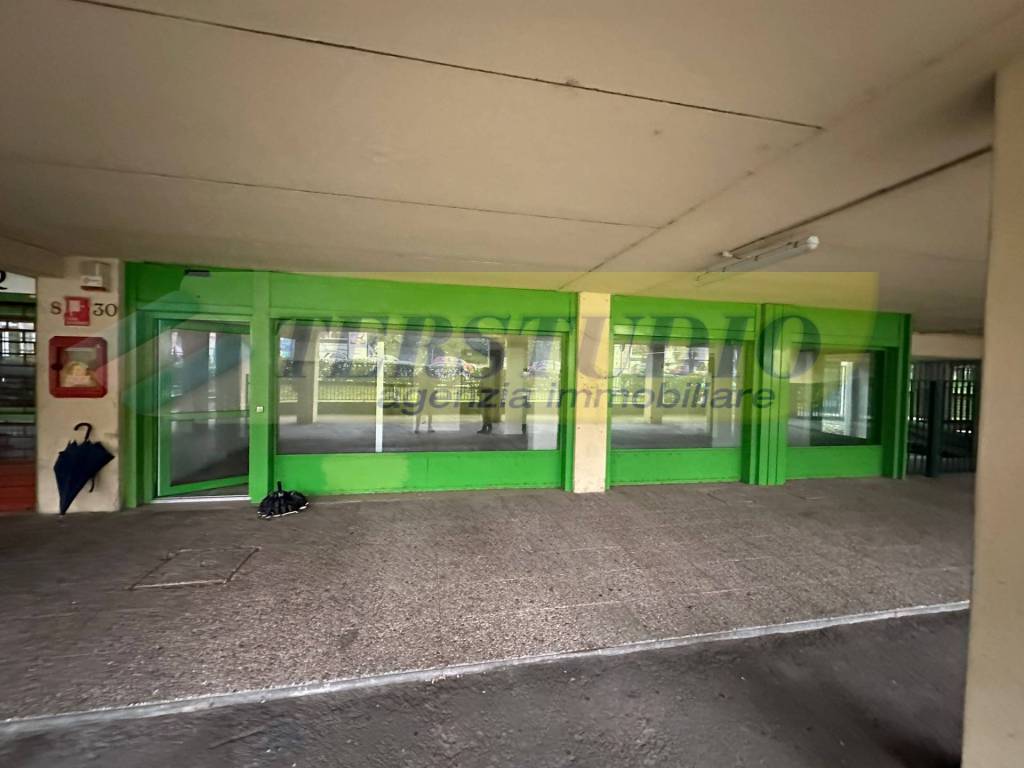 negozio in vendita a Bergamo in zona Loreto