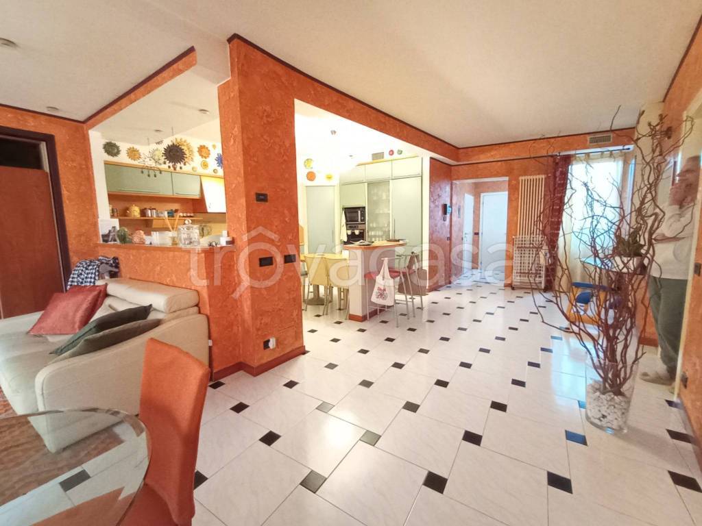 appartamento in vendita a Bergamo in zona Borgo Palazzo