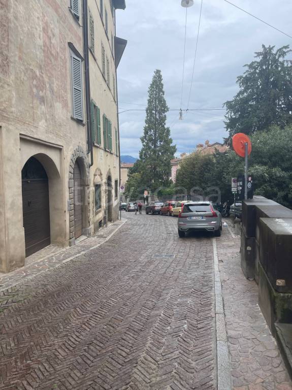 appartamento in vendita a Bergamo in zona Città Alta