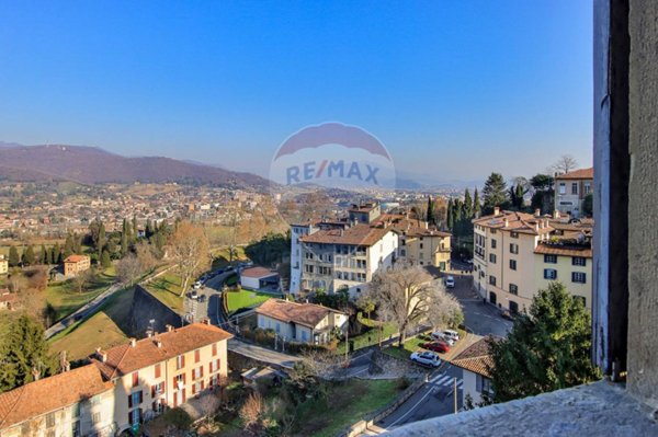 appartamento in vendita a Bergamo in zona Città Alta