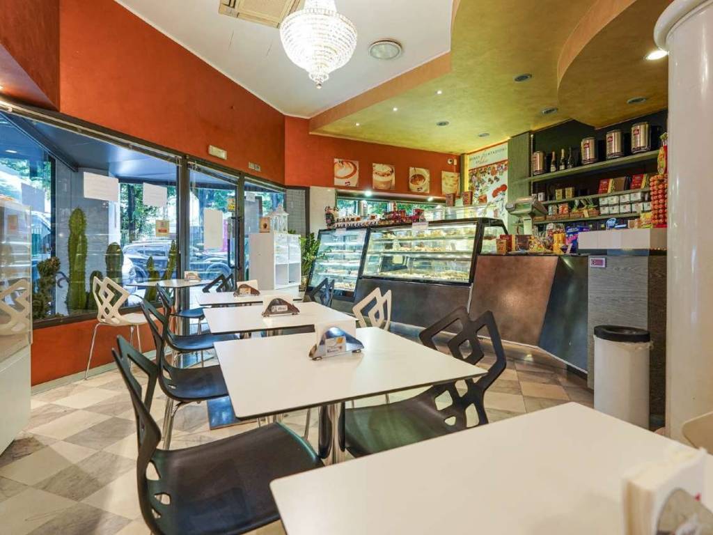 negozio in vendita a Bergamo in zona Borgo Palazzo