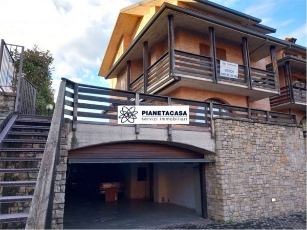 casa indipendente in vendita a Bergamo in zona Monterosso