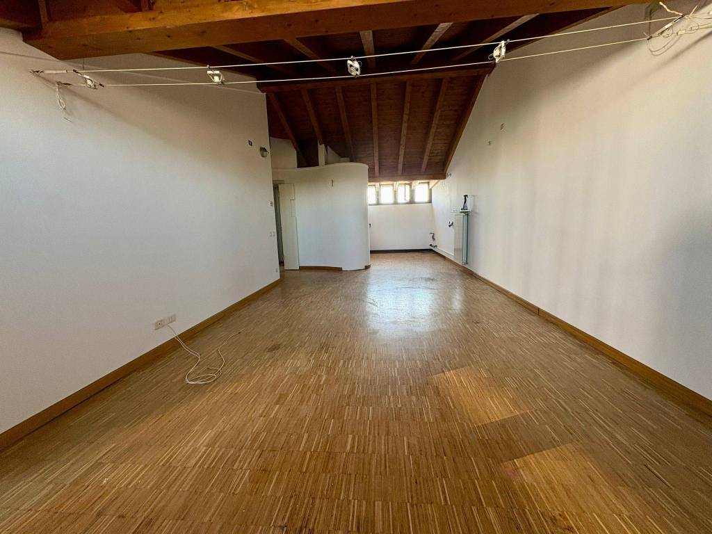 appartamento in vendita a Bergamo in zona Colognola