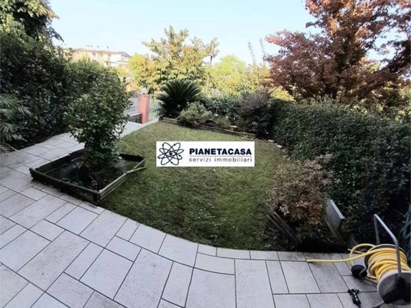 casa indipendente in vendita a Bergamo in zona Colognola
