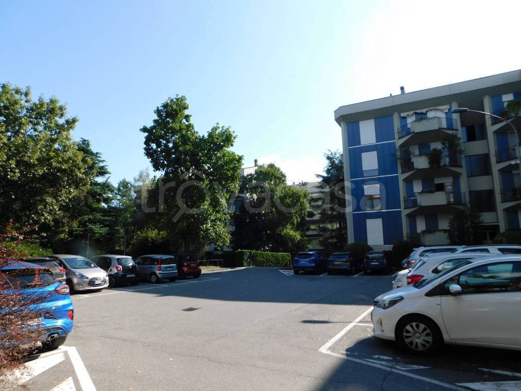 appartamento in vendita a Bergamo in zona Colognola