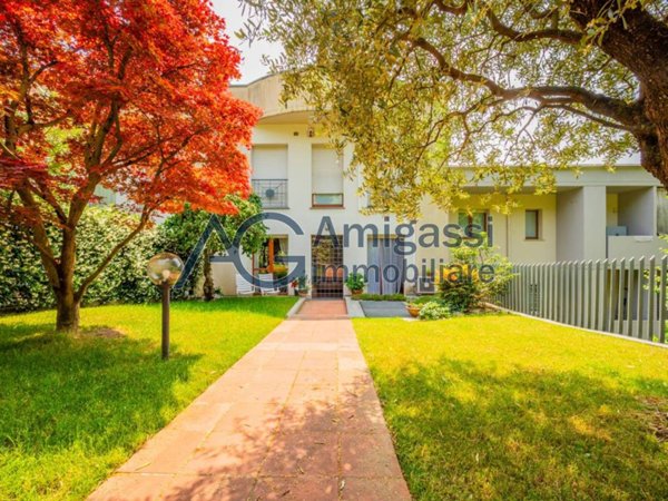 casa indipendente in vendita a Bergamo in zona Monterosso