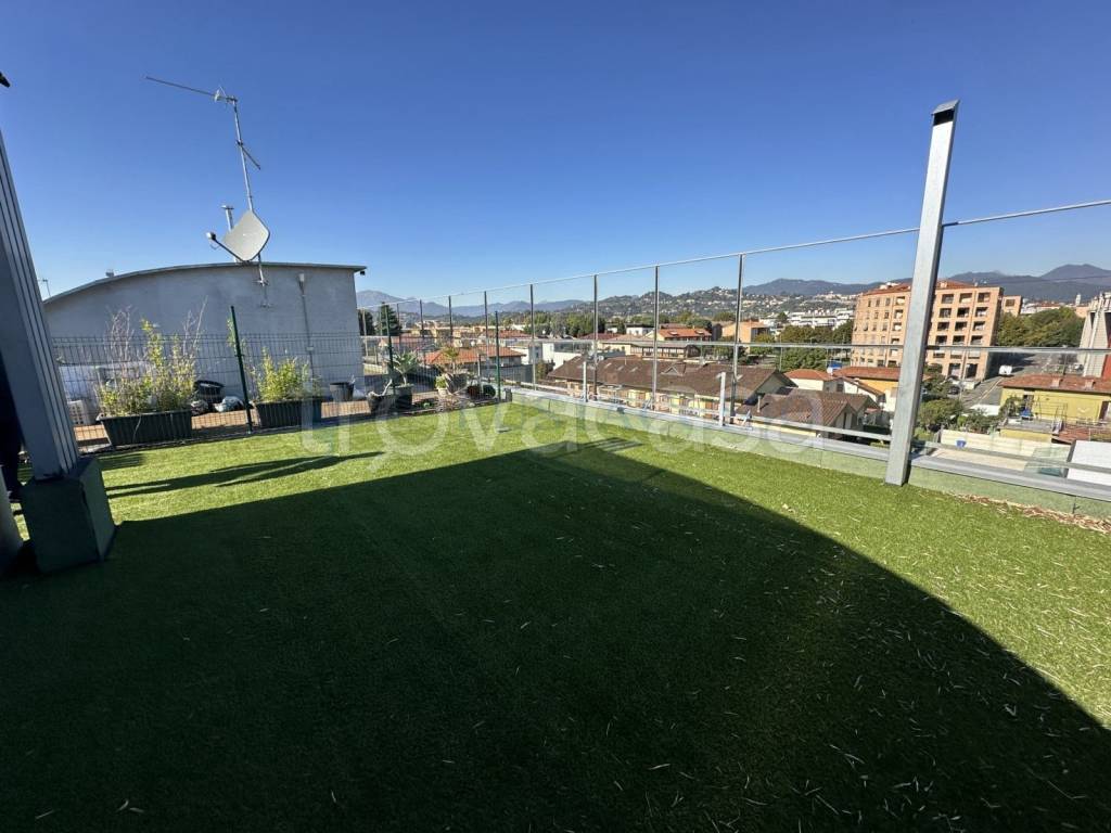 appartamento in vendita a Bergamo in zona Canovine