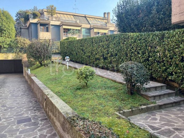 appartamento in vendita a Bergamo in zona Conca Fiorita