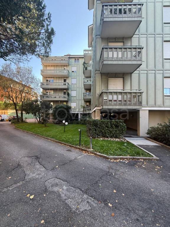 appartamento in vendita a Bergamo in zona Valtesse/Valverde