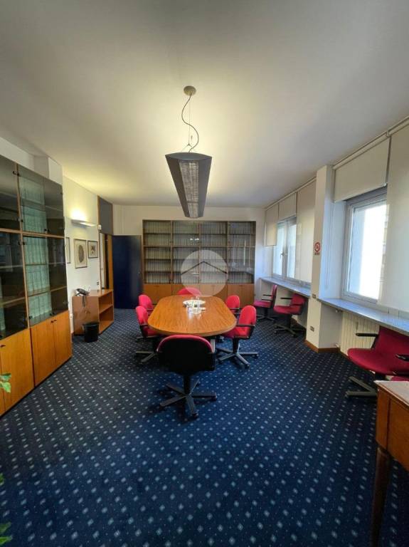 ufficio in vendita a Bergamo in zona Bergamo Centro