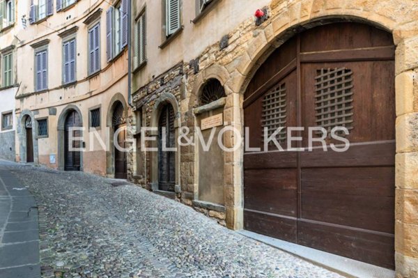 appartamento in vendita a Bergamo in zona Città Alta