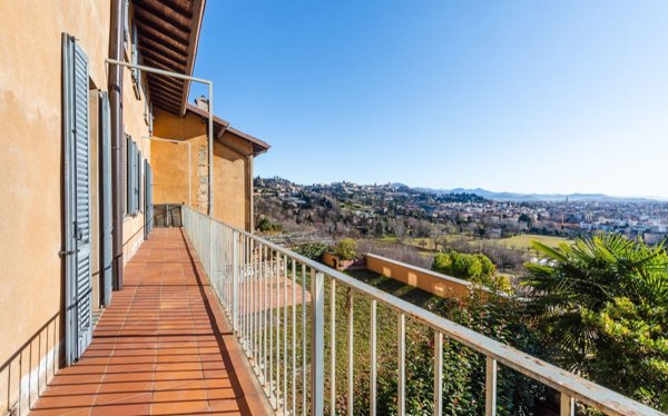 appartamento in vendita a Bergamo in zona Città Alta