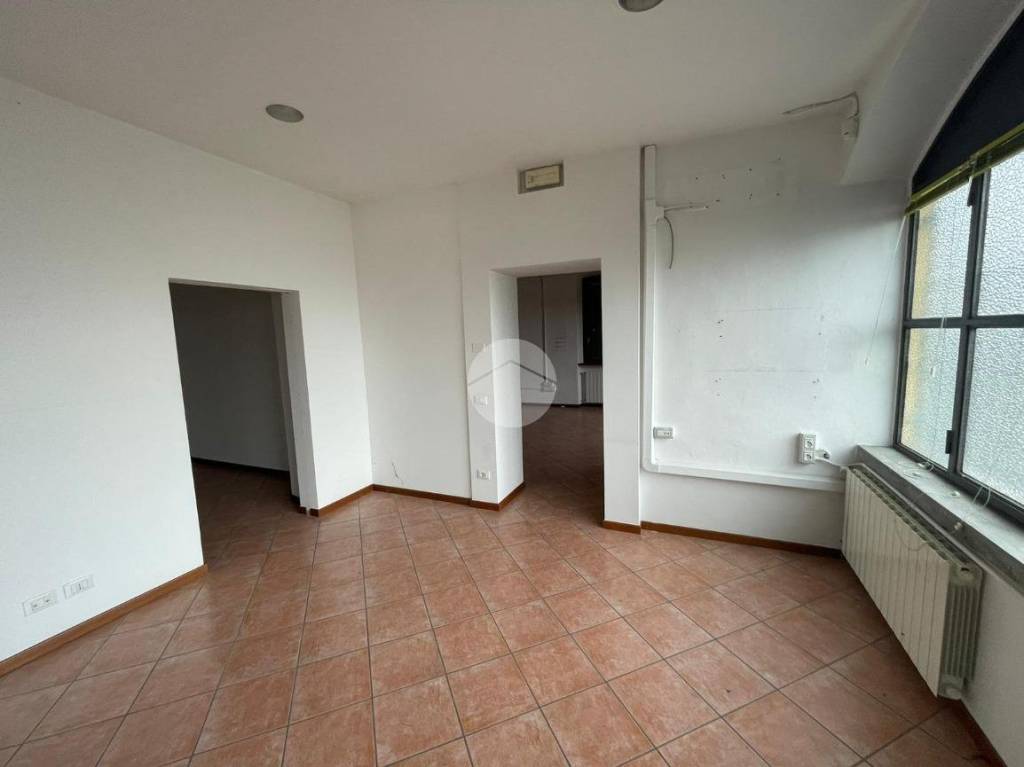 ufficio in vendita a Bergamo in zona Borgo Palazzo