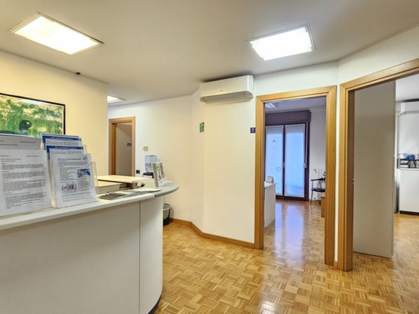 ufficio in vendita a Bergamo in zona Redona