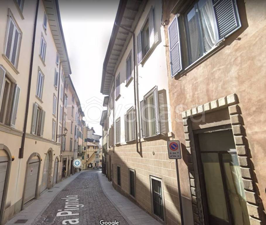appartamento in vendita a Bergamo in zona Borgo Pignolo
