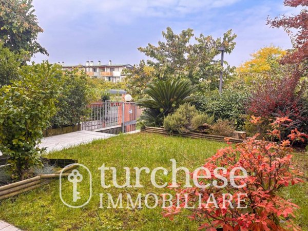 casa indipendente in vendita a Bergamo in zona Colognola