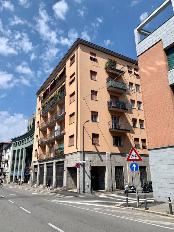 negozio in vendita a Bergamo in zona Bergamo Centro