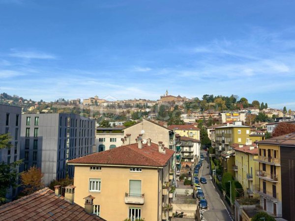 appartamento in vendita a Bergamo in zona Città Alta