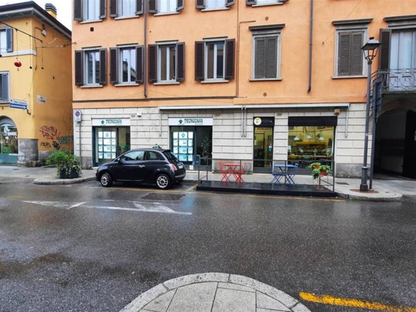 negozio in vendita a Bergamo in zona Bergamo Centro