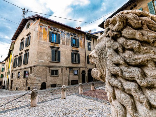 appartamento in vendita a Bergamo in zona Città Alta