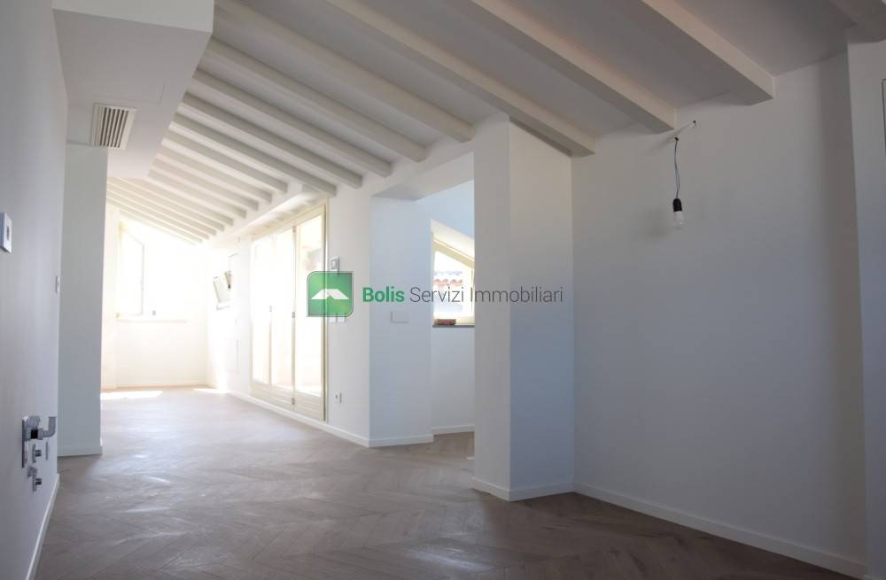 appartamento in vendita a Bergamo in zona Città Alta