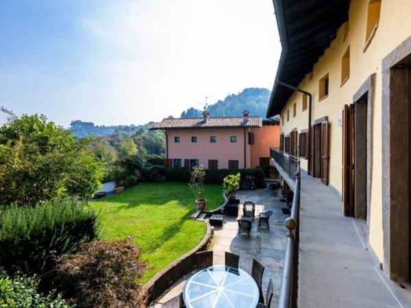 casa indipendente in vendita a Bergamo in zona Castagneta/Pianone