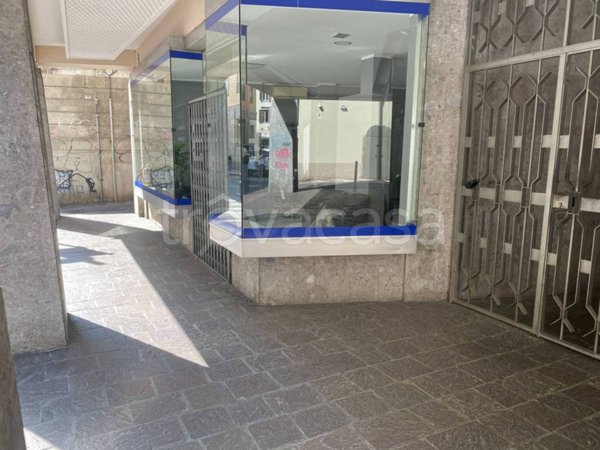 negozio in vendita a Bergamo in zona Bergamo Centro