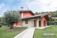 casa indipendente in vendita a Bergamo in zona Città Alta