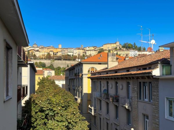 appartamento in vendita a Bergamo in zona Borgo Palazzo