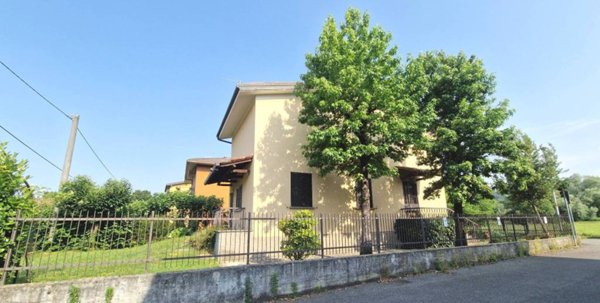 casa indipendente in vendita a Bergamo in zona Longuelo